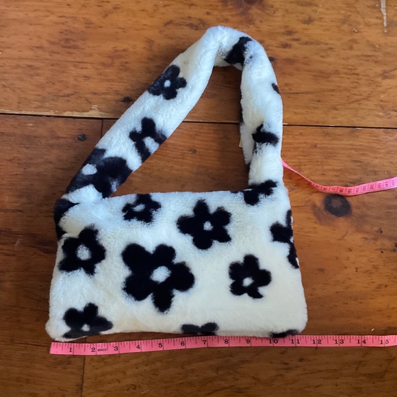 Lolita jade fuzzy mini bag - Picture 6 of 9